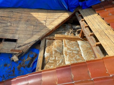 明石市　屋根補修工事　瓦バラシ　腐食